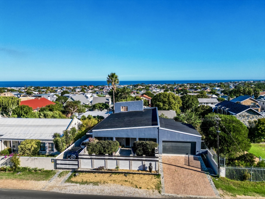 6 Bedroom Property for Sale in Onrus Western Cape